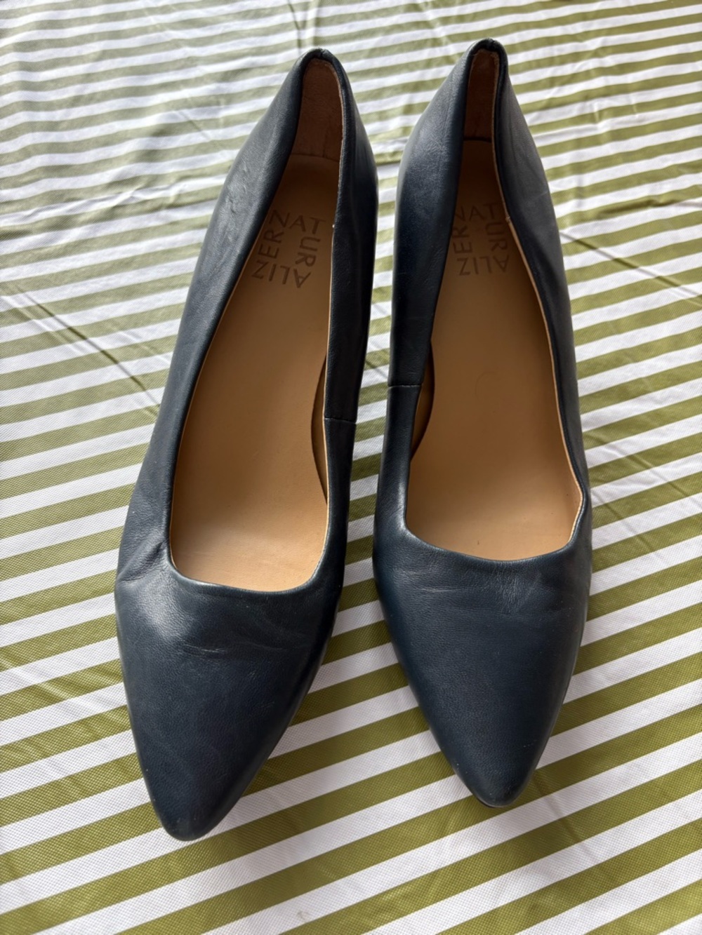 Naturalizer Women's Navy Blue Leather Pointed-Toe Flats